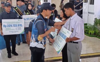 Rico Waas Janji Perjuangkan Nasib Buruh