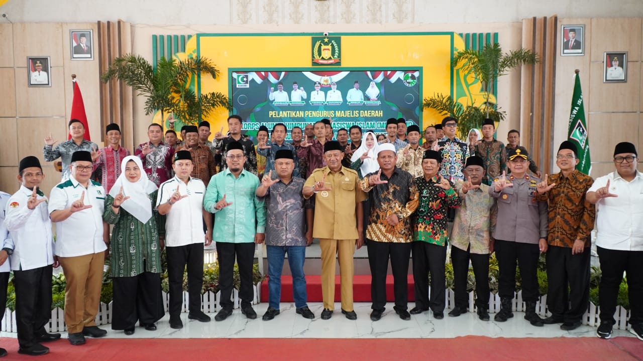 Bupati Ajak KAHMI Bersinergi Bangun Langkat BUPATI Langkat, Syah Afandin, hadiri pelantikan pengurus MD KAHMI dan MD Forhati Kab. Langkat. Waspada/Ist