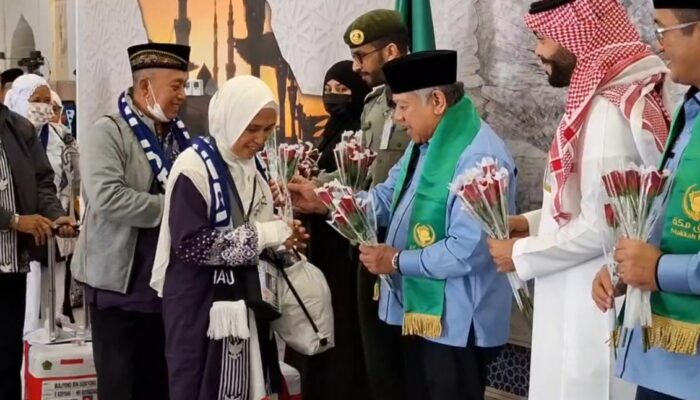 Senyum Haru Warnai Ketibaan Kloter Pertama Jemaah Haji Indonesia Di Madinah