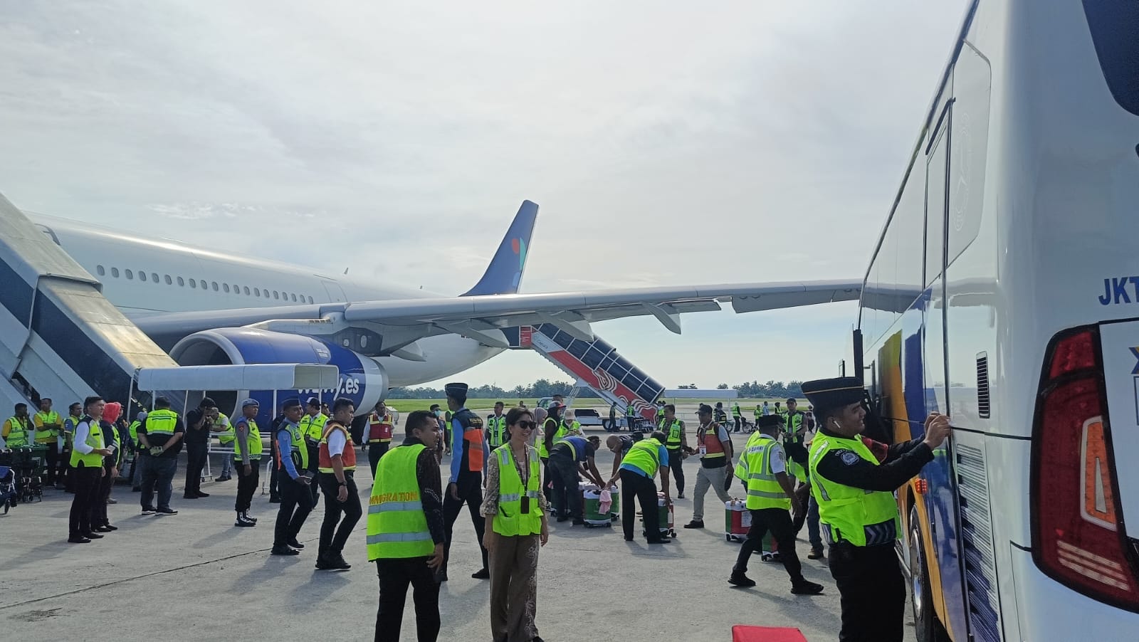 Take Off Pesawat Garuda Kloter 1 Asal Padangsidimpuan Terbang Mulus Dari KNO Take Off Pesawat Garuda Kloter 1 Asal Padangsidimpuan Terbang Mulus Dari KNO