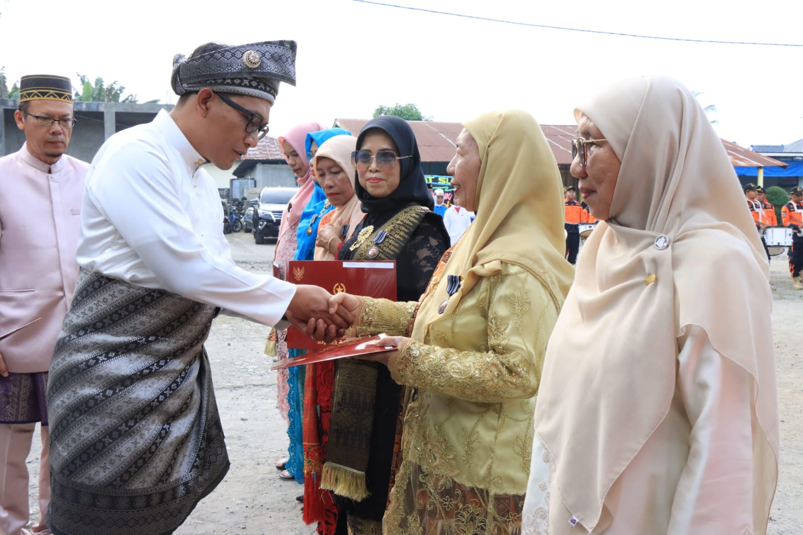 Hardiknas Di Binjai, Guru Terima Penghargaan Hardiknas Di Binjai, Guru Terima Penghargaan