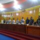 Pimpinan DPRK Aceh Tamiang menerima tuntutan buruh yang diserahkan pengurus cabang FSPPP-SPSI Kabupaten Aceh Tamiang dalam audensi, Jumat (2/5) di gedung DPRK.(Waspada/Yusri)