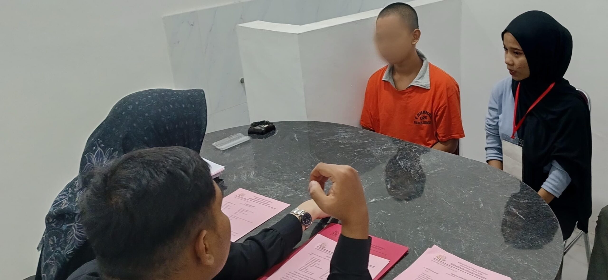 Kejari Bireuen Terima Pelimpahan Anak Terlibat Uang Palsu Kejari Bireuen Terima Pelimpahan Anak Terlibat Uang Palsu