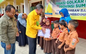 Fraksi Golkar DPRD Sumut Bantu Korban Banjir Sidimpuan