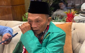 Petani Lansia Rela Jual Sapi Demi Naik Haji Bersama Istri