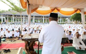 Bupati Madina Bersama Ketua Partai Hadiri Pengajian Tuan Nalomok