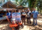 Tingkatkan Produktivitas Pertanian Warga, PT SSL Salurkan Traktor Di Huristak