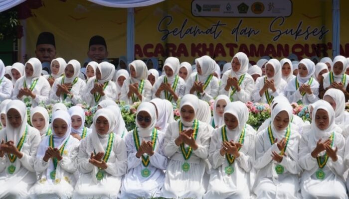 Khatam Al-Qur’an Dan Penampilan Tarian Nusantara Di MAN 1 Padangsidimpuan