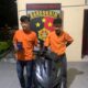 Dua pelaku yang berhasil ditangkap petugas Polsek Indrapura, bersama barang bukti.(Waspada/Ist)Dua pelaku yang berhasil ditangkap petugas Polsek Indrapura, bersama barang bukti.(Waspada/Ist)