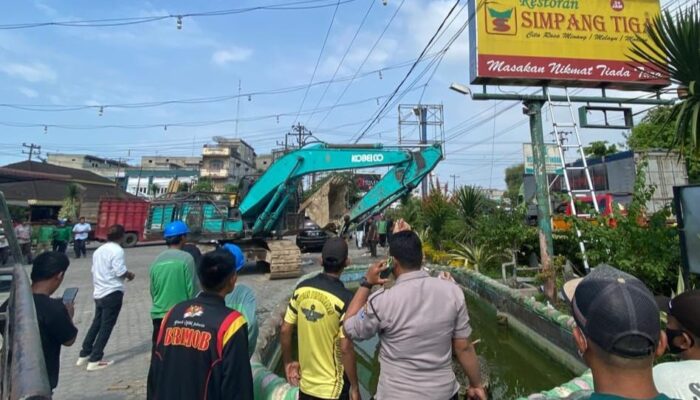 PN Sei Rampah Eksekusi Restoran Simpang Tiga Perbaungan