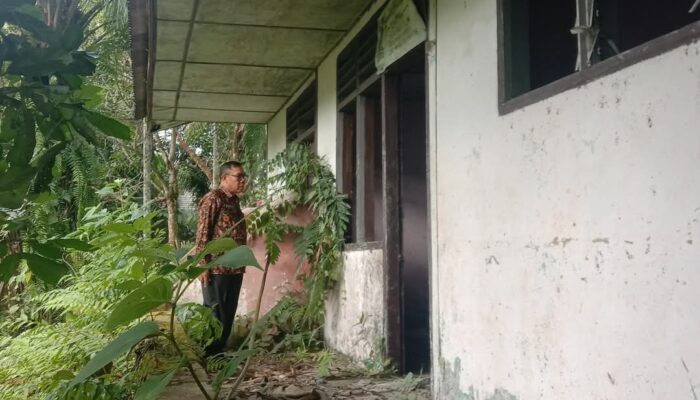 Kondisi Rumah Dinas Guru SDN Lae Ikan Semakin Parah