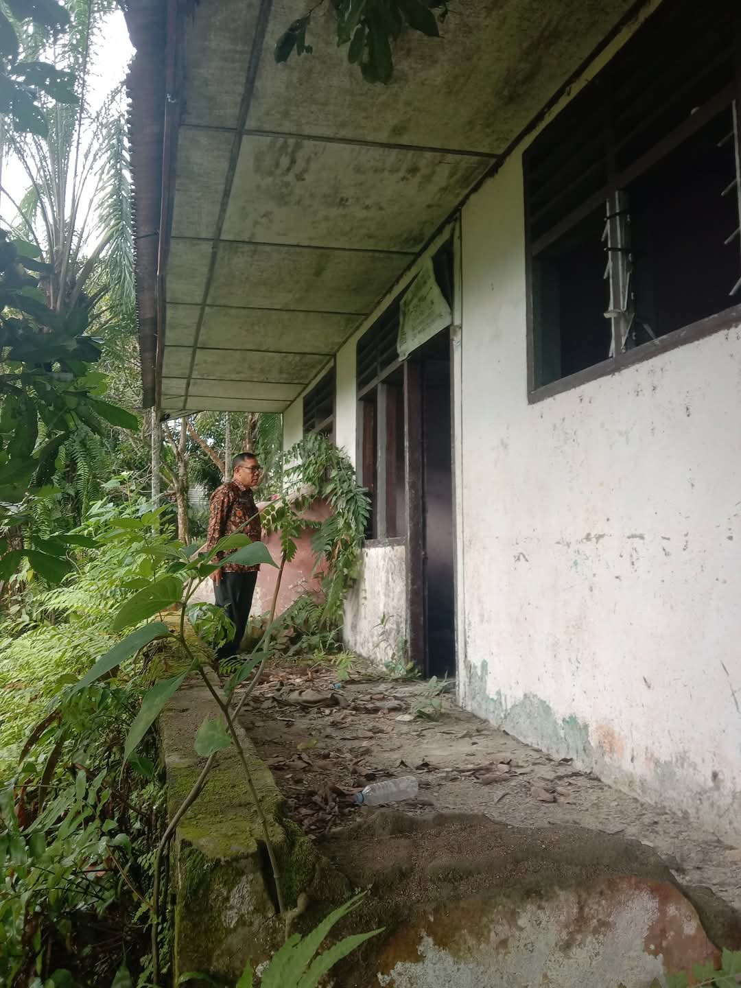 Kondisi Rumah Dinas Guru SDN Lae Ikan Semakin Parah
