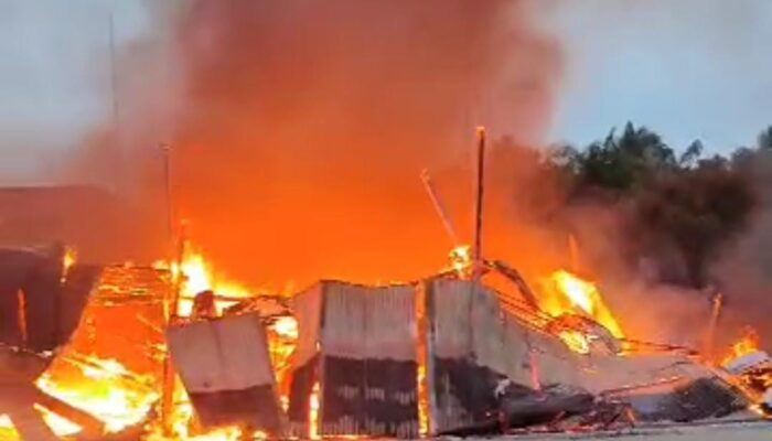 Tiga Ruko Ludes Terbakar