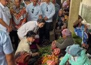 Wapres Gibran Blusukan Ke Pasar Rakyat Doloksanggul