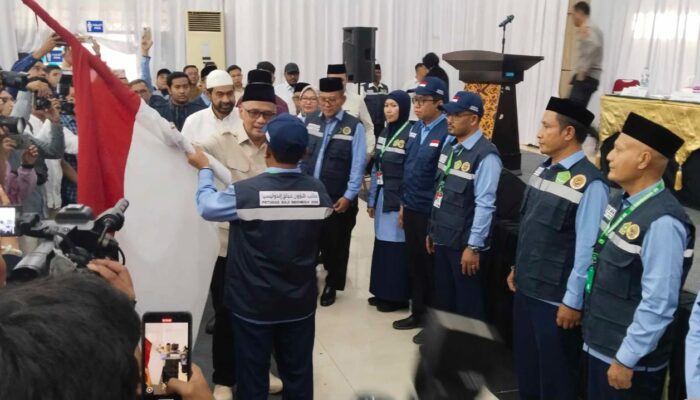 Kloter 1 Dilepas Kepala BP Haji, Mualem Ajak Jemaah Ikhlas Dan Sabar