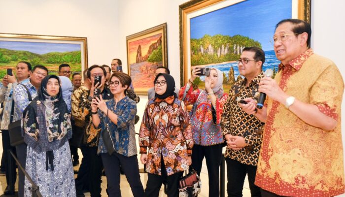 Sambut KemenEkraf Di Cikeas Art Gallery, SBY Jelaskan Karya Lukisan, Musik, Puisi Hingga Novel