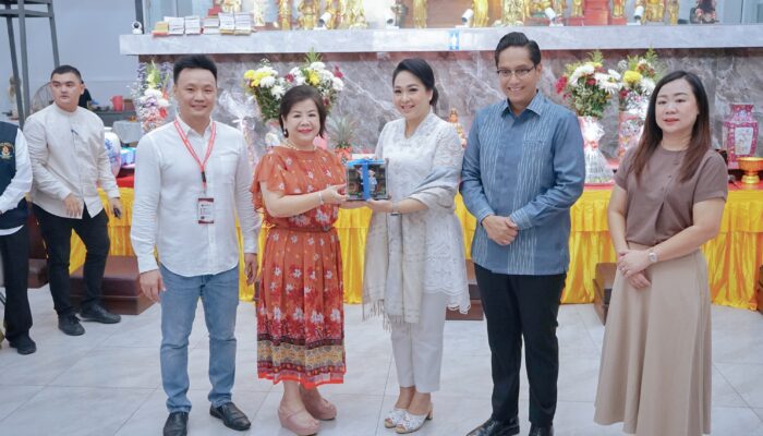 Hadiri Peringatan Waisak 2025, Rico Waas Lepas Pawai Mobil Hias