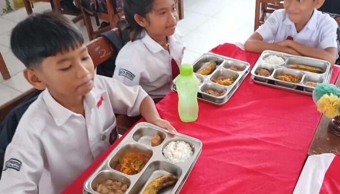 2.081 Paket Program MBG Perdana Di P. Siantar