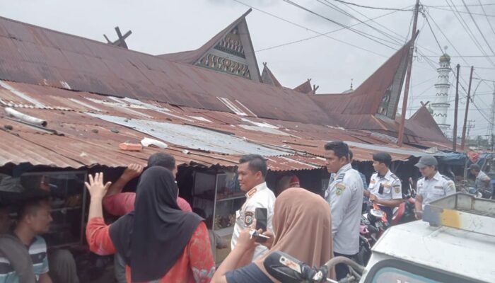 PKL Di Pusat Pasar Sibuhuan Ditertibkan