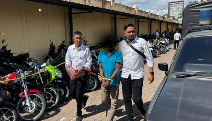 Ayah Bejad, Perkosa Anak Kandung Di Samping Istri