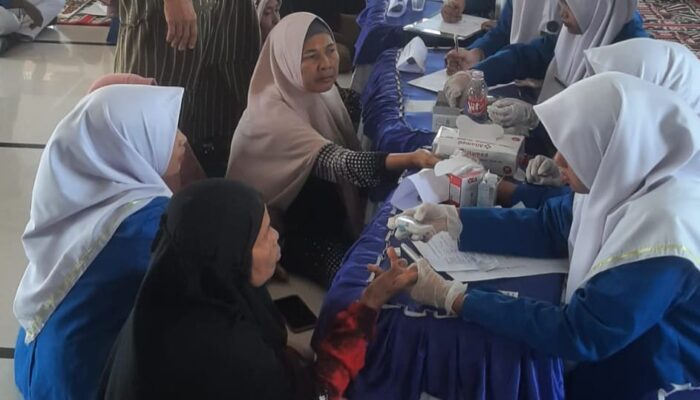 UMMAH Dan Lazismu Bireuen Periksa Kesehatan Lansia