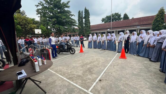 Siswa SMKN 1 Pulau Rakyat Antusias Ikuti Safety Riding