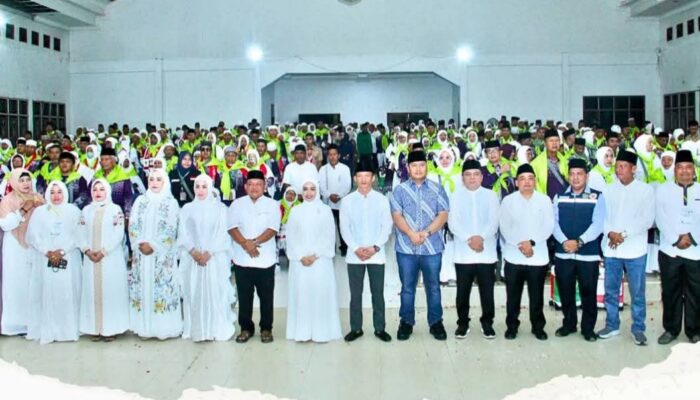 360 Calon Jemaah Haji Diberangkatkan Bupati L.Batu