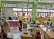 Polsek Darul Imarah Monitor Pembagian Nasi MBG