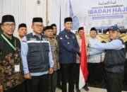 Lepas Kloter 6, Bupati Mirwan Minta Mantapkan Niat, Jaga Kesehatan Dan Ukhuwah