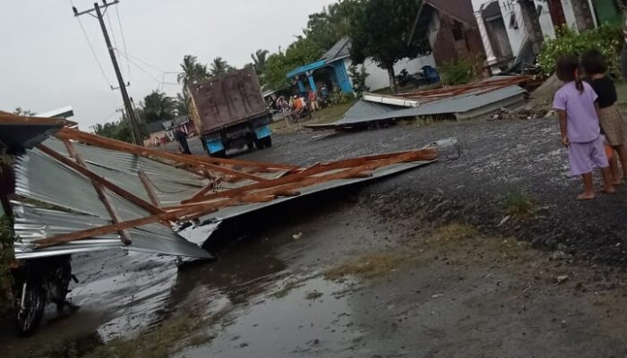 Puluhan Rumah Rusak Disapu Angin Puting Beliung Di Sergai