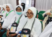 Tiga Generasi Berangkat Ke Tanah Suci Dalam Satu Kloter