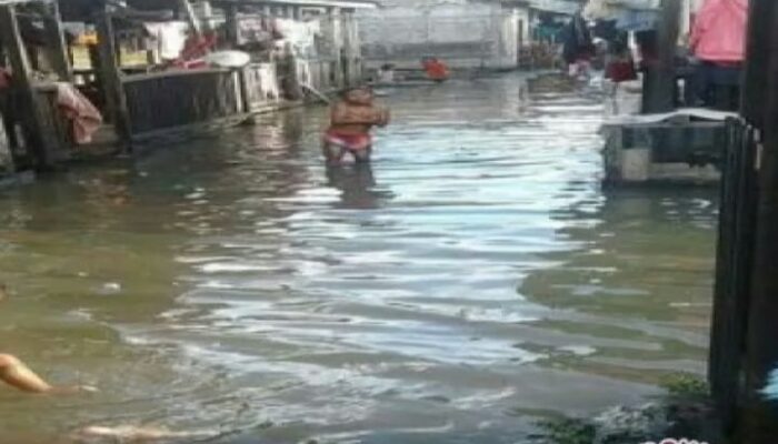 Kerap Terjadi! Banjir Pasang Landa Pesisir Batubara