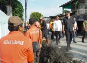Rico Waas Pimpin Gotong Royong Warga Ucapkan Terima Kasih