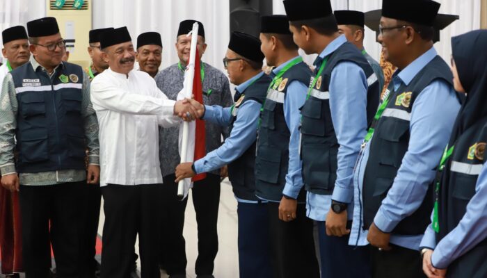 392 Calhaj Asal Pidie Diberangkatkan Ke Tanah Suci