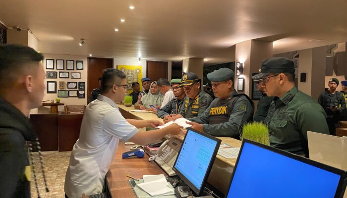 Tim Gabungan Satpol PP Dan WH Aceh Besar Gelar Pengawasan Syariat Islam