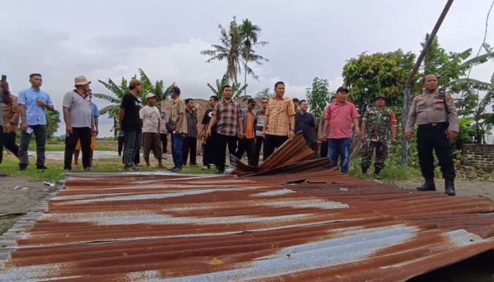 Wabup Sergai Keliling Bawa Bantuan Korban Angin Puting Beliung