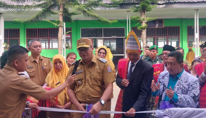Asri Ludin Tambunan Resmikan Dua RKB SMAN 2 Lubukpakam Dan Bantu Siswa Inklusi