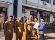 Usai Apel Gabungan, Bupati Agara Serahkan SK 58 CPNS Formasi Tahun 2024