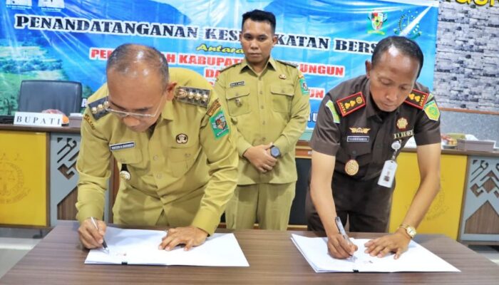 Bupati Simalungun Dan Kajari Tanda Tangani Nota Kesepakatan Hukum Perdata & TUN
