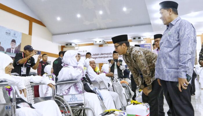 Lepas 239 Jemaah Calon Haji Asal Medan, Rico Waas: Jaga Kesehatan Dan Fokus Jalankan Ibadah