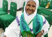 Nek Munira Yang Sering Tatap Pesawat Dari Sawahnya, Kini Sudah Di Makkah