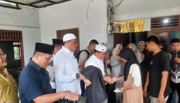 Safari Jumat Bupati Dan Wakil Bupati Palas Santuni Anak Yatim