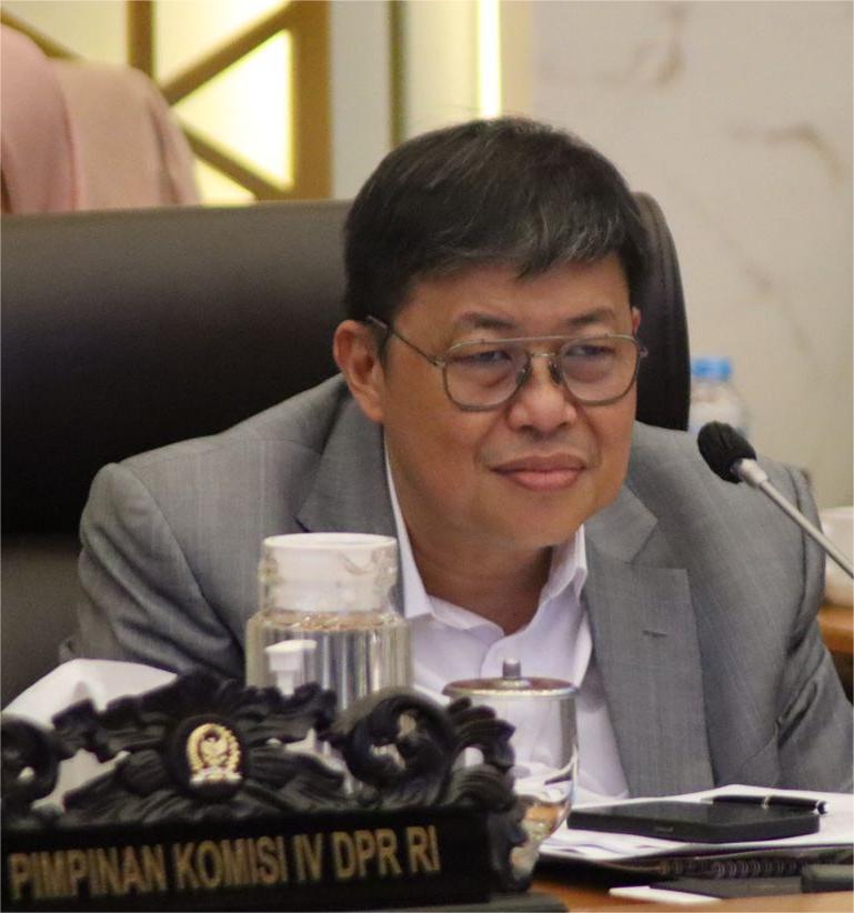 Wakil Ketua Komisi IV DPR: Padamkan Karhutla Bukan Seperti Memadamkan Api Unggun