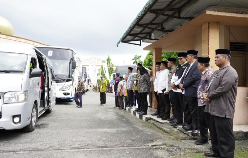 359 Jamaah Calhaj Kloter 10 Embarkasi Medan Menuju Tanah Suci