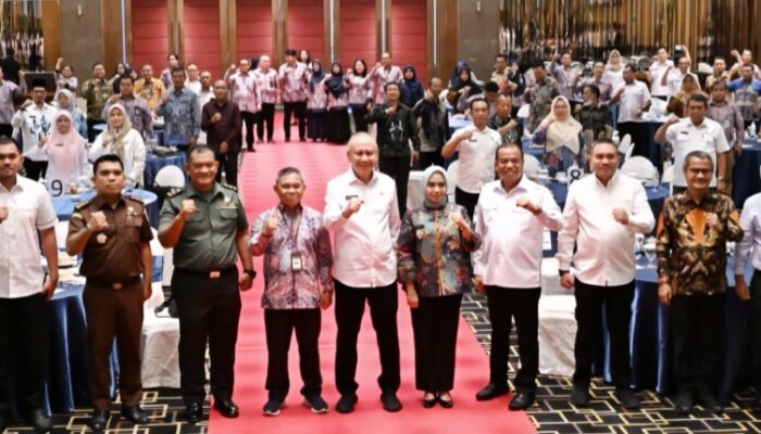 Kepala Daerah Tandatangani Pakta Integritas SPMB Bersih