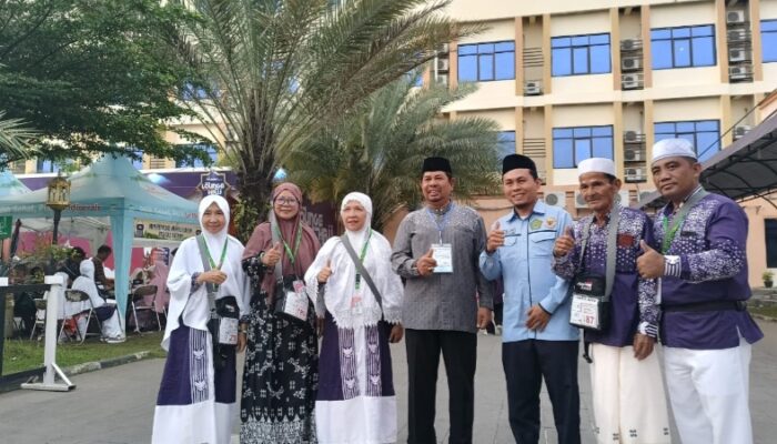 Difasilitasi Pemkab, 16 Calhaj Gunungsitoli Ke Ahmed  Naik Pesawat