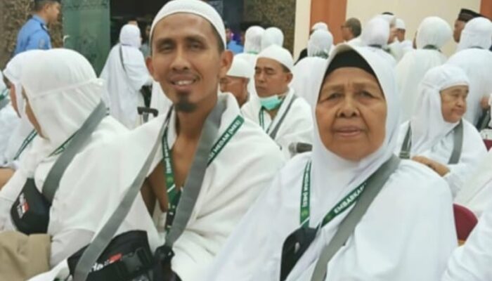 Marni Penjual Serabi Tunaikan Ibadah Haji