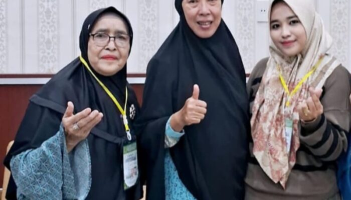 Ketua PW Muslimat NU Sumut Semangati Ketua PC Muslimat NU Tebing Tinggi Berhaji
