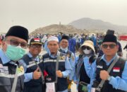 Petugas Kloter 13 KNO Dampingi City Tour Jamaah Haji