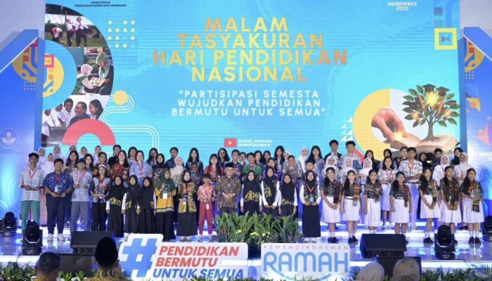 Gelar Malam Tasyakuran Hardiknas 2025, Kemendikdasmen Serahkan 115 Penghargaan
